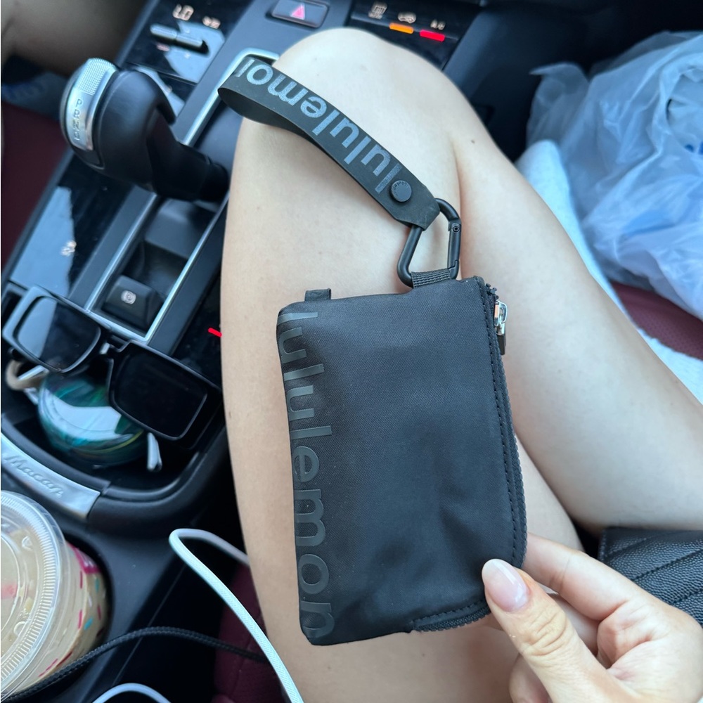 Lululemon key pouch